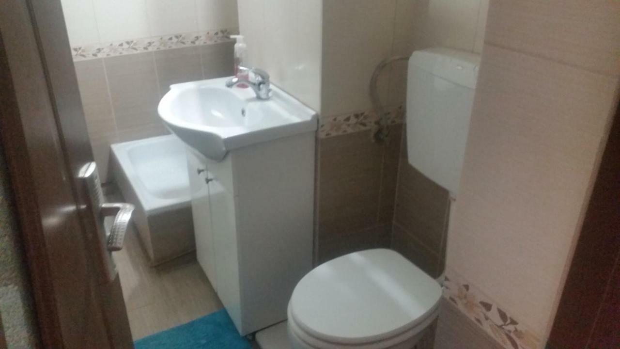 Sfanta Ecaterina - Garsoniera Alba Iulia Apartment Luaran gambar